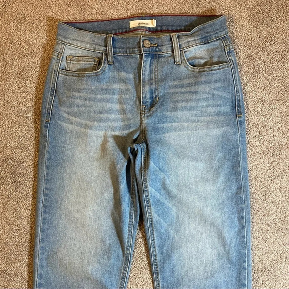 NWOT Cello High Waisted Light Wash Crop Raw Edge Ombré Hem 3 - Picture 3 of 16